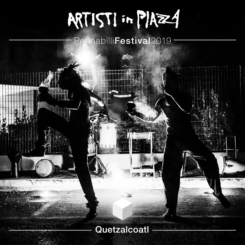 AIPpennabilli's tweet photo. ARTISTI INVITATI 2019 | CHI?
► Circo El Grito 🇮🇹🇺🇾
► MURMUYO 🇨🇱
►Monsieur Doumani 🇨🇾
► Quetzalcoatlfuego 🇲🇽
MORE INFO ➙ https://t.co/QwB8UbGre1
#ArtistiInPiazza #AIP2019 https://t.co/gZEyZ2t3Sf