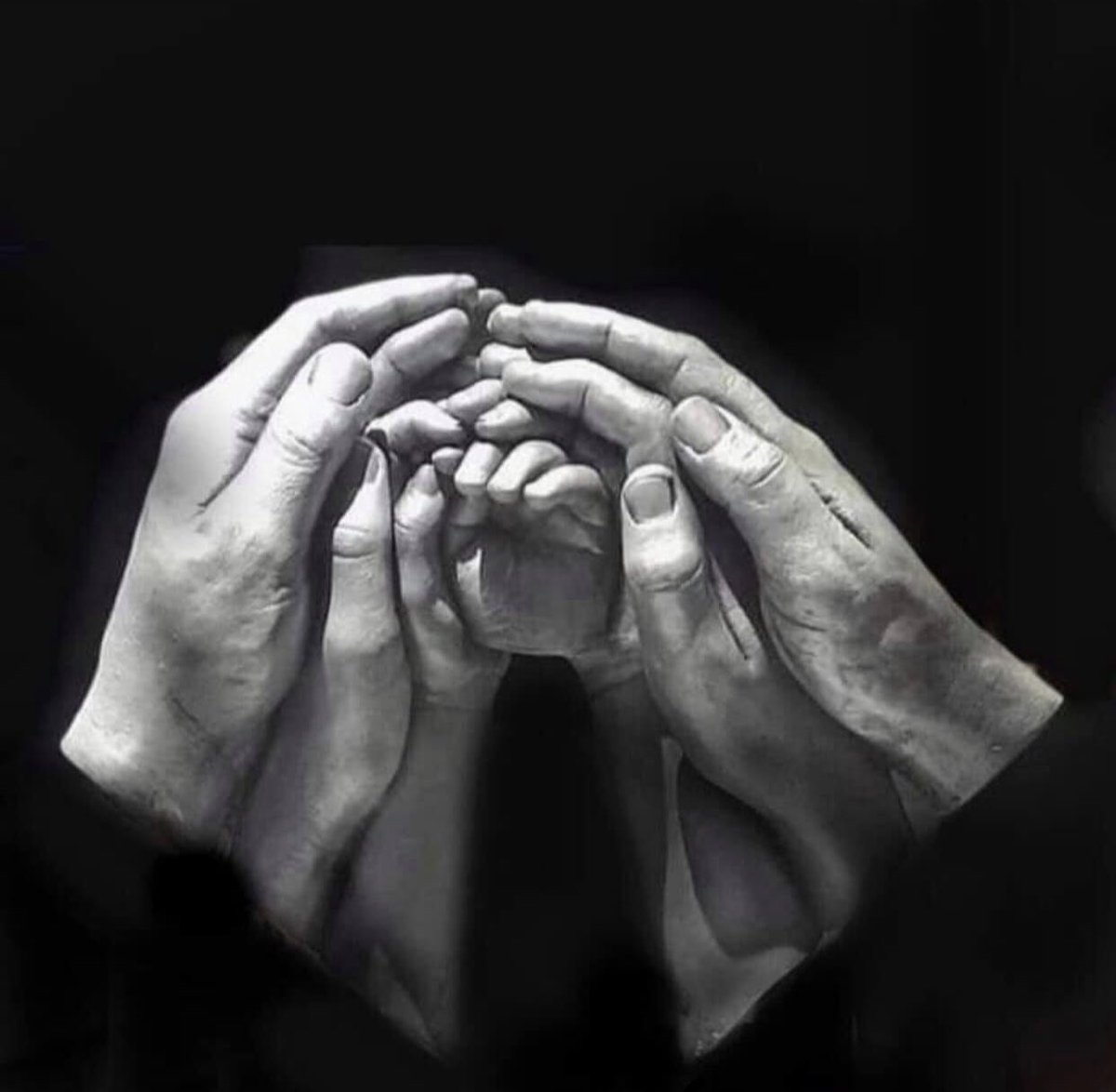 Iv just had a thought!!! I know it’s a long shot but every girl has her dream 🌟<a href="/takethat/">Take That</a> <a href="/GaryBarlow/">Gary Barlow</a> <a href="/HowardDonald/">Howard Donald</a> <a href="/MarkOwen/">Mark Owen</a> please please please stop by at 15 Hope st on ur anfield visit next week for a hand casting and let’s cast ur talent and set it in stone forever!