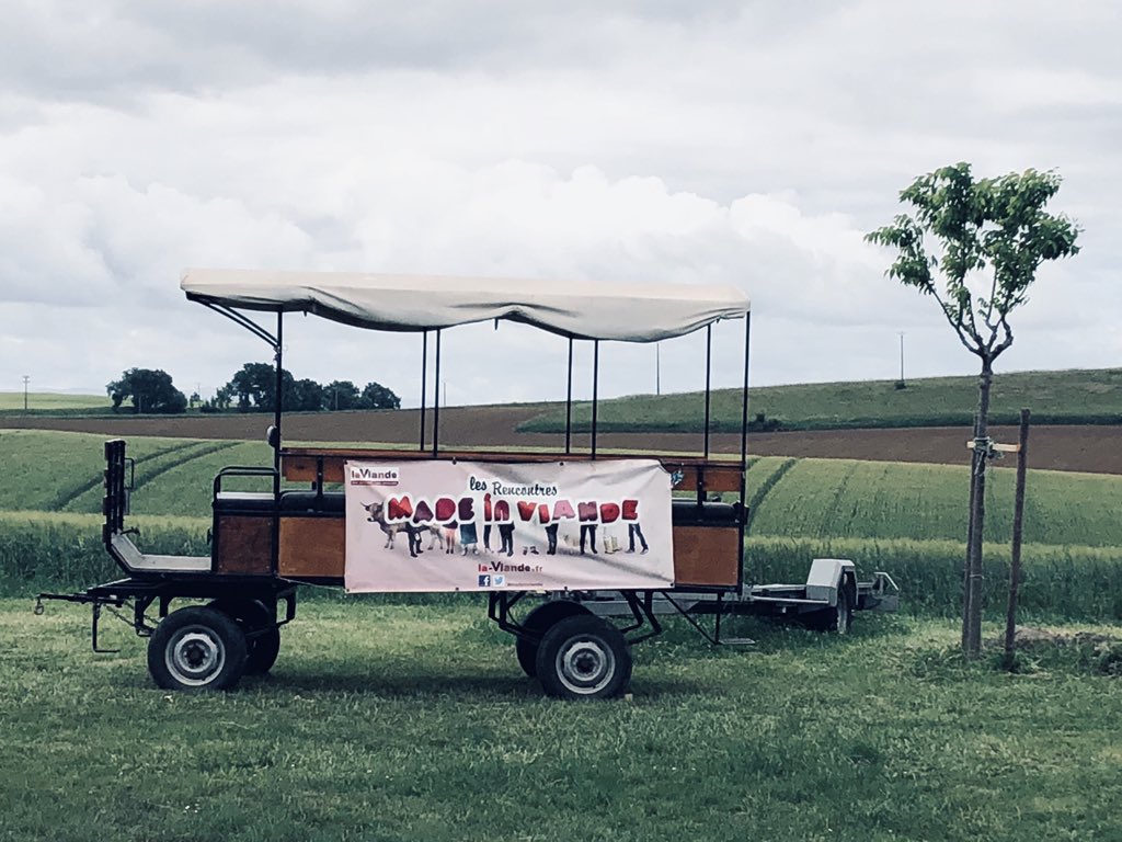 Interbev_Oc's tweet image. #madeinviande #interbev #laviande  La biodiversité est expliquée aux enfants par Leonie au Gaec d Ardennes à Esperce en Haute-Garonne