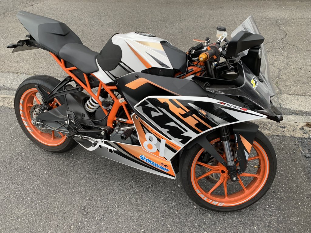 kuroevogagotney's tweet photo. KTM RC250売ります。25万円で。
2017年12月に購入しました。
6000キロくらいでなんやかんやあってエンジン載せ替えて1500キロほどしか走行していません。
いっぱい転倒してるので傷めっちゃあります。
気になる人は連絡してください。
READY☆TO☆RACE https://t.co/UF2kpkOAyg