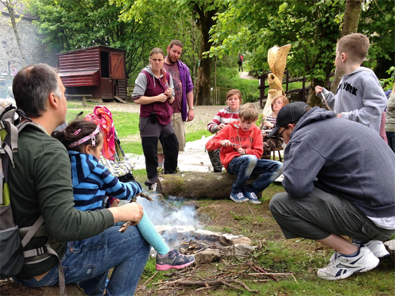 kilnseypark's tweet photo. We have the #Halfterm sorted with our #GoWildWeek โ come along to take part in #BushCrafts #DenBuild and #Campfires โ also celebrate #WorldBeeDay at our #HoneyBee house and learn about bees!
@wearewildthing @wodforschools #hivefiveforbees @Yorkshireimages @insectweek https://t.co/nBymgjrnM9