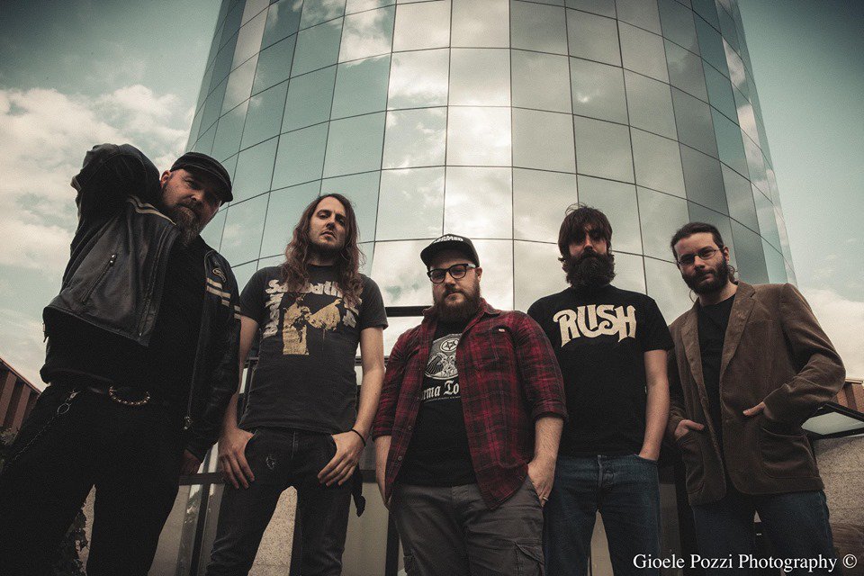 DTTbandCH's tweet photo. #DTTband new pic by @gioele_pozzi_ph!
Look for him on @instagram and @facebook!
And don't forget our #crowdfunding campaign for #Outerwhite at @betapdb
https://t.co/oPBe0vWYoU. We're almost at 25%! Thank you!
#WeAreOuterwhite
#StonerRock
#Doom
#Grunge
#Sludge https://t.co/hzuVZcXWFq