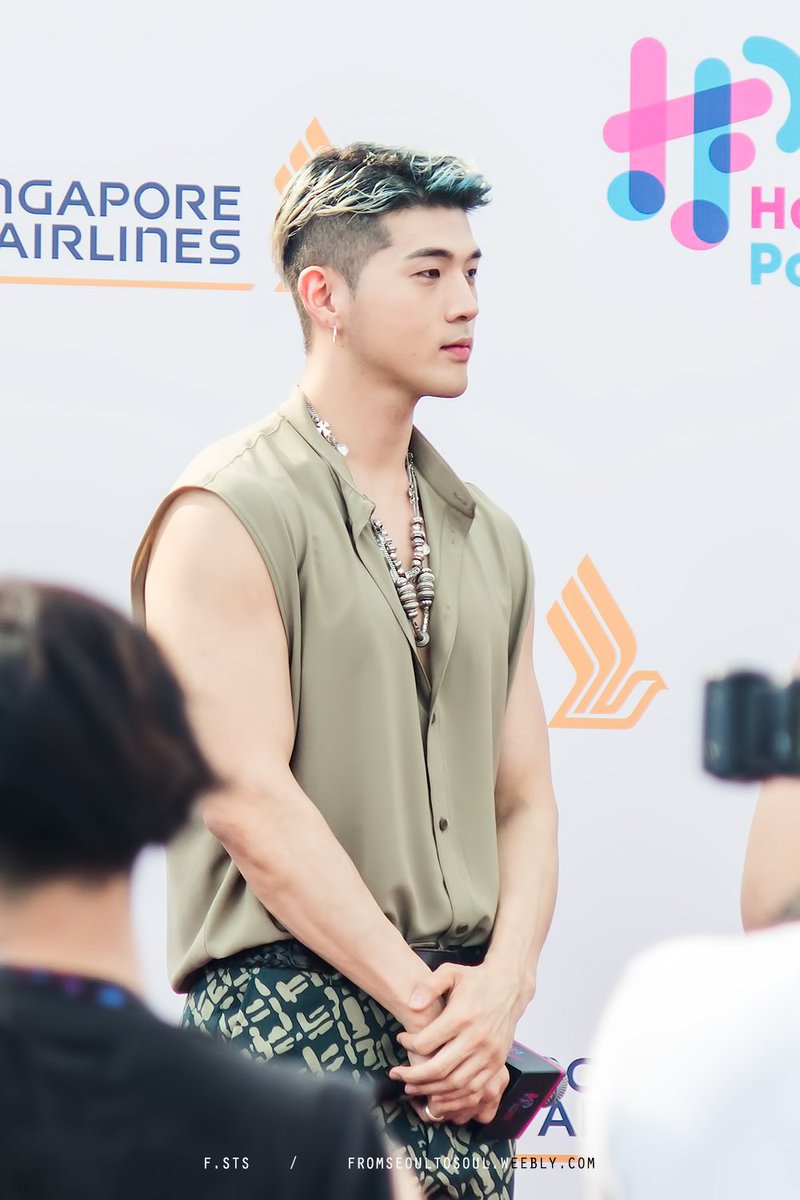 FSTS_SG's tweet photo. 190526 KARD #HallyuPopFest2019 Red Carpet

#KARD #JSeph #BM #SoMin #JiWoo https://t.co/eveyKdYVtG