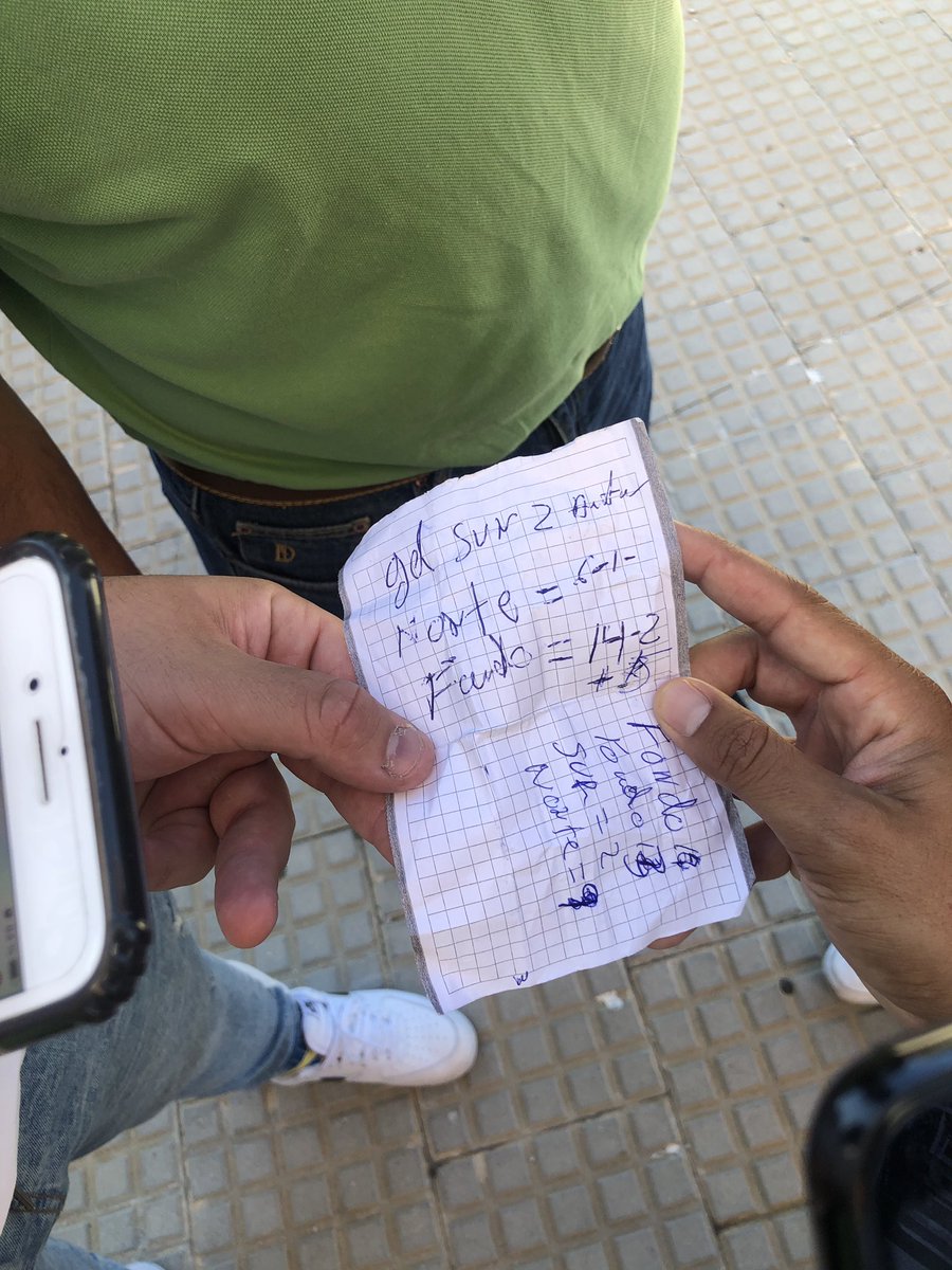 Juanka_DeSaa's tweet photo. @DiarioHuelva @futbol_onubense @FdP_RCRH @RecreTrust @jmsalmeron1 El papel del susodicho, la @policia ha dicho que si las vende al mismo precio o son “encargos” no pueden hacer nada es el club el que tiene que limitarlas @recreoficial #Recre https://t.co/UjDxMLPZWk