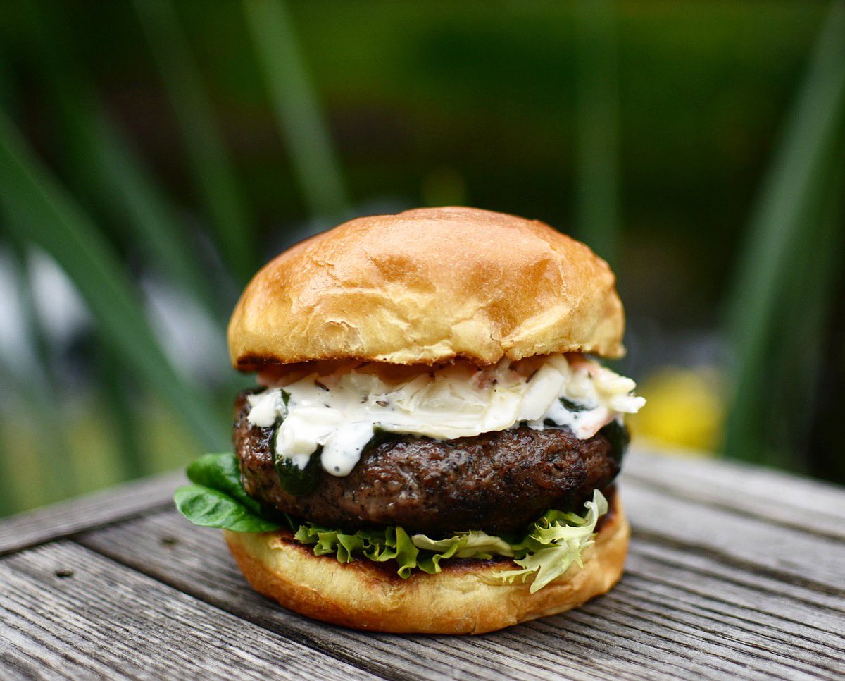 FeastInfo's tweet image. Todays special, @woburncf 6oz minted lamb burger with fresh caraway slaw 😋 yummo.