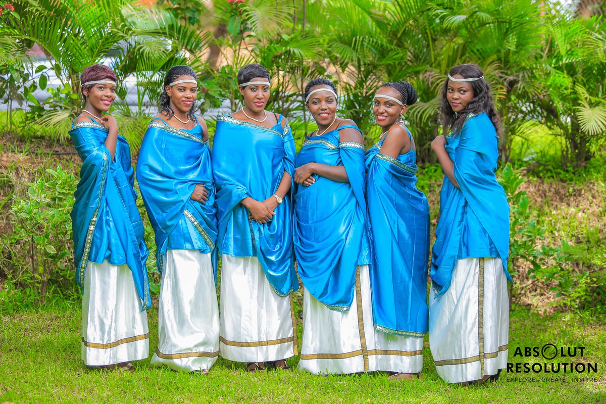 AbsolutResolut1's tweet photo. Team bride
The brides maids that helped in welcoming the guests
#bridesmaids #absolutresolution #Godmoney https://t.co/CLItEZ3zSE