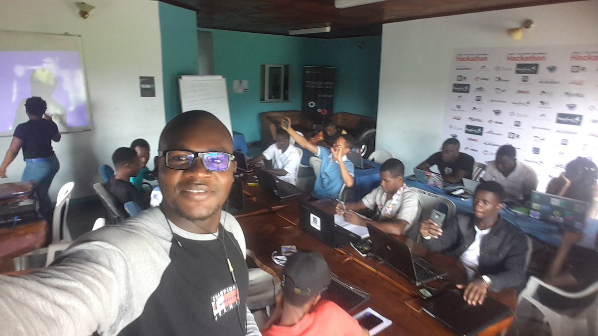 3ch310n's tweet image. Am at the #mobile app #hackerthon powered by @ActivSpaces and @LeapfrogeV sponsored by @zuoix
@bessongayim @valerycolong @NadeshEduke @dancarl857 @Buma76285561 @IdrisTabi @akamaotto @digitalRenter @AnotherEyeApp