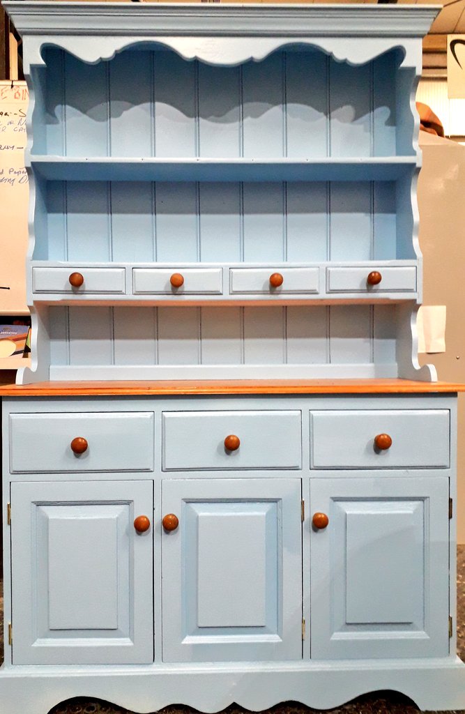 CairdeEnterpri1's tweet photo. A fabulously finished old piece of furniture brought back to life by @CairdeEnterpri1. Why not contact us to arrange for your old furniture to be given a new lease of life at 061-608180. #Limerick #socialenterprise #PALLS #furniture #upcycling #social #restoration https://t.co/pQPD6cE56r