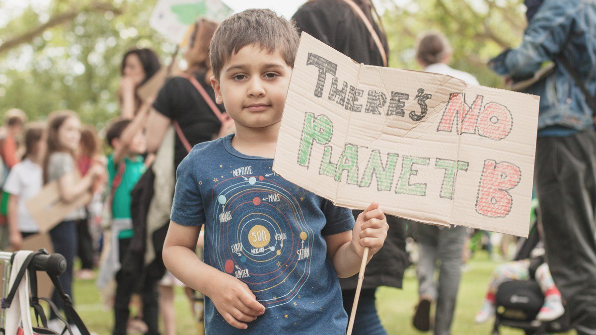 We Spoke to the UK's Tiniest Climate Crisis Protesters dlvr.it/R5YN68