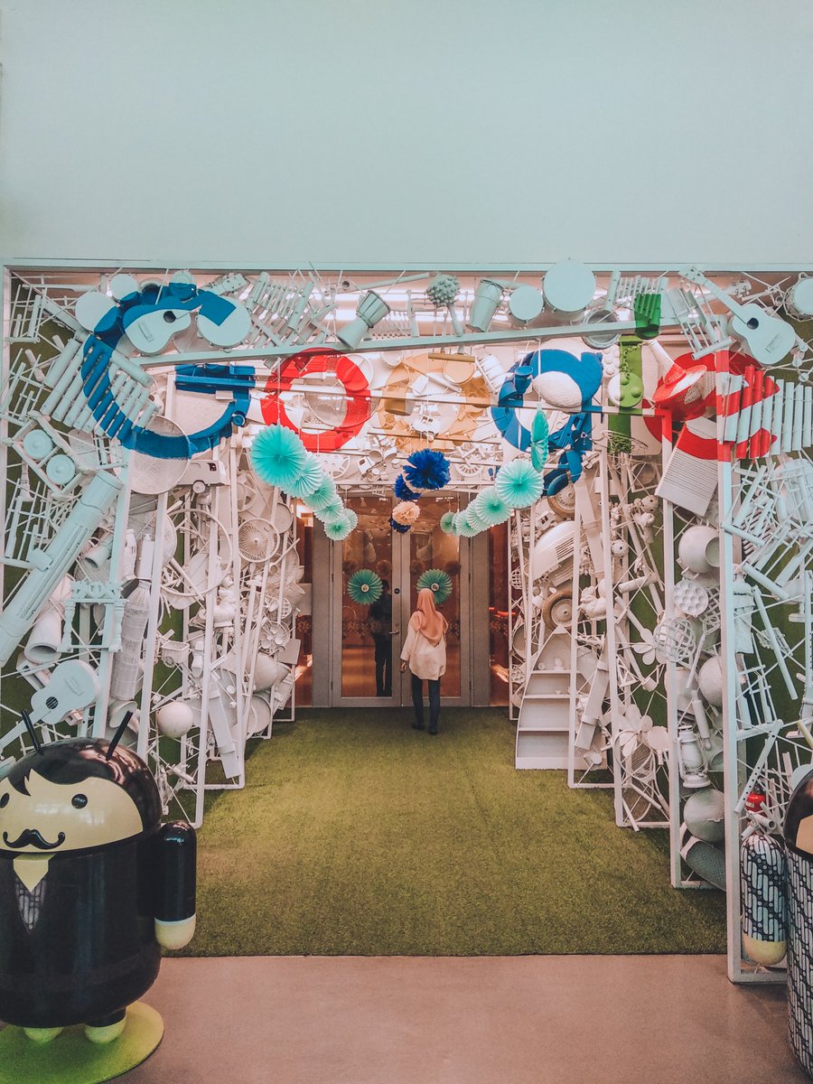 faizaufi's tweet image. biasanya cuma bisa liat di internet aja, eh sekarang bisa dapet kesempatan main ke sini #googlesciencefair @Google_IDN