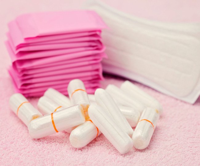 AyushiJimmc's tweet photo. #MenstrualHygieneDay: चुप रहकर नजरअंदाज न करें बड़े खतरे को, यहां जानें पैड बेहतर या मेंस्ट्रुअल कप?   #Mensuration #Mensurationtaboo #MenstruationMatters #tampons #mythsrelatedtomensuration

 https://t.co/QTDrsphHmh https://t.co/Dnh0WsX3Y5