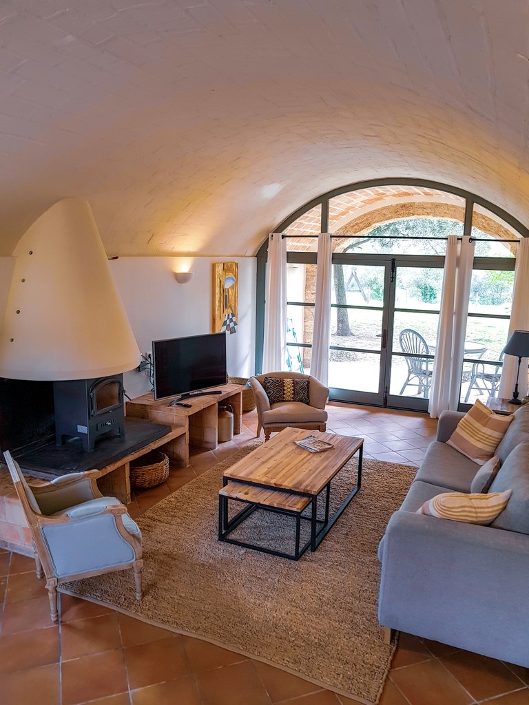 Wouldn't you love to wake up in this beautiful villa and set out for your days ride? Hire one of our friendly guides and you will be assured an experience to remember. Finish off the day with a sundowner in our ancient courtyard. What are you waiting for? info@rocacorbacycling.cc