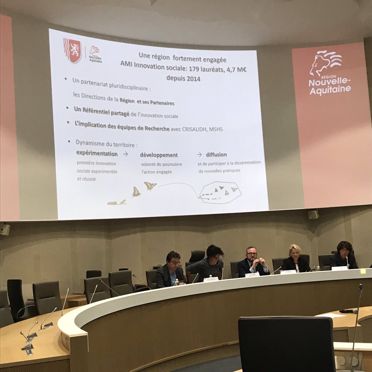abfab_33's tweet image. Remise du label #LeFrenchImpact par @ItierCh à la région @NvelleAquitaine. Récompense d’un engagement pour #ESS sur tous les territoires y compris @BxMetro #SocIn #Innovation #ESSBxMetro