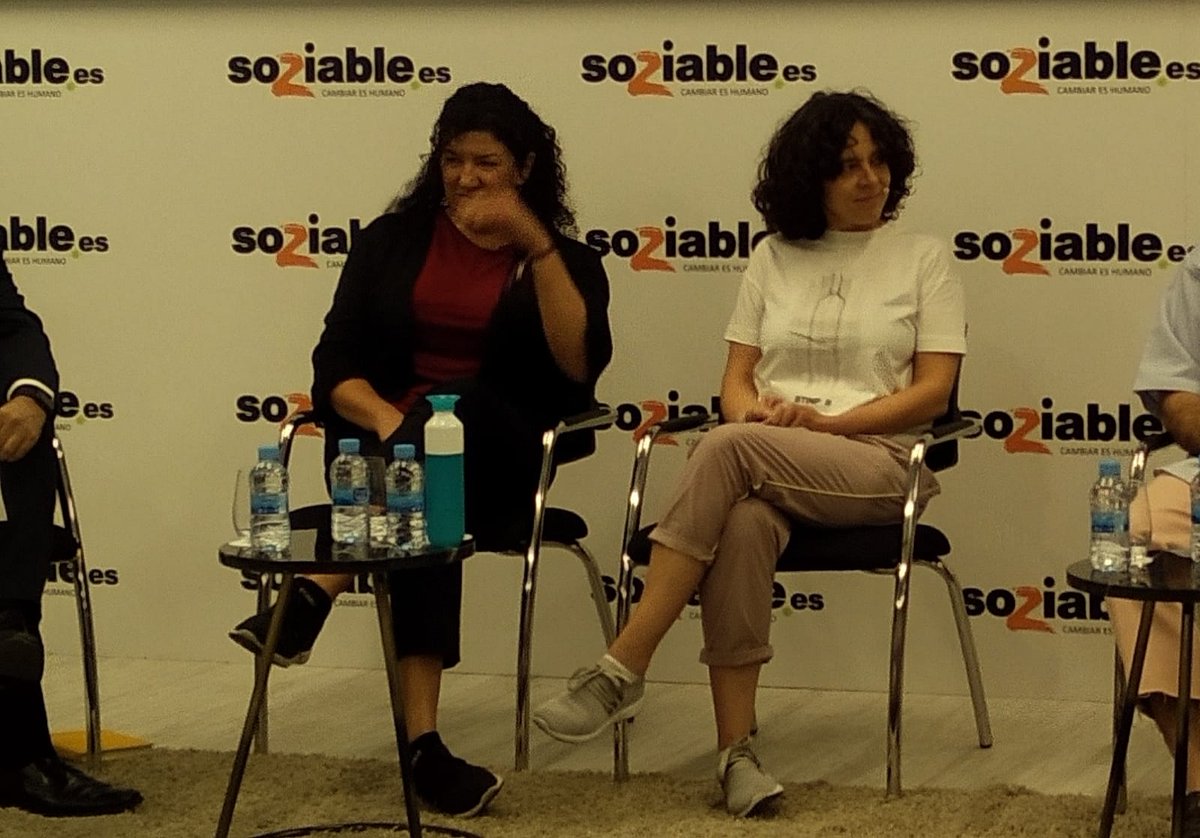 soziableES's tweet photo. "En España, he encontrado fábricas con peores condiciones que en China", añade Carol Blázquez en el encuentro para la transformación 'Moda sostenible y ética: #CambiarElPatrón" https://t.co/kwXrSzzH9t