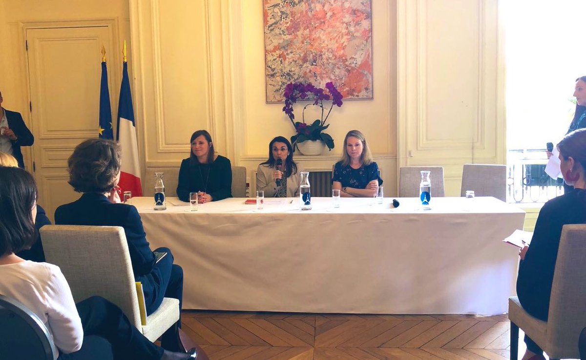 Dialogues et engagements autour de la transparence dans la composition des protections hygiéniques entre <a href="/JNJNews/">Johnson & Johnson</a> et <a href="/ProcterGamble/">Procter & Gamble</a>, qui s’engage à la publier sur les produits <a href="/Always/">Always</a> ! #MHDay2019