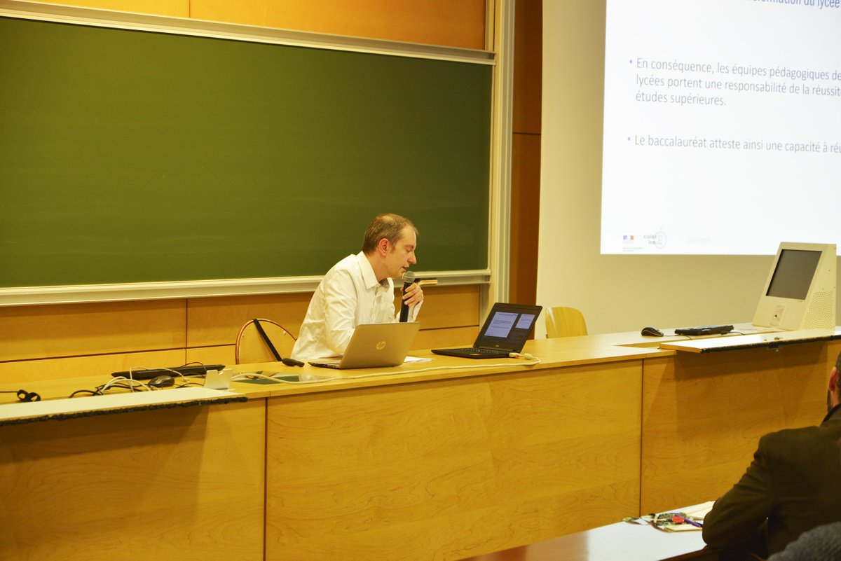 UTTroyes's tweet photo. Afin d'expliquer les nouvelles modalités, le 22 mai s'est tenu un séminaire d'informations ouvert aux enseignants du secondaire participant au projet #ECOPARA, sur la réforme du #baccalauréat dans le cadre du projet AMI "Espace d'échanges et de réflexion secondaire/Supérieur". https://t.co/EUOR4ZJG8m