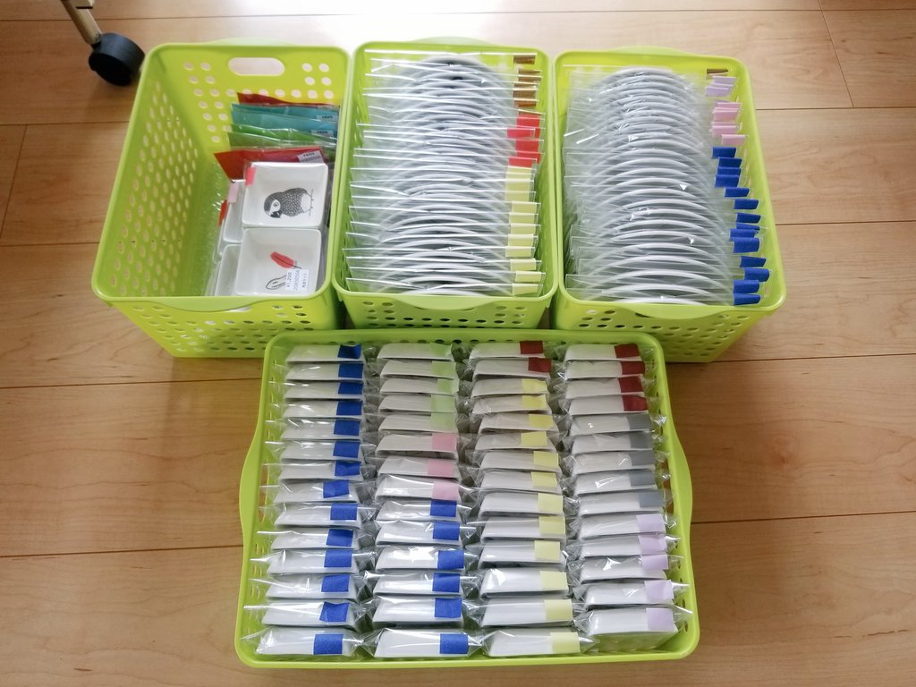 kuroyukite's tweet photo. 作品の配送手続き終了しました。
あとは、割れずに届いてくれる事を祈って。。
今まで試したことのない感じで、梱包したから、どうかなぁ( ・∇・)

#愛鳥祭 、私もいつか行ってみたい((✧σωσ)

#いんこにっと #inkonito #くろゆき亭 https://t.co/wtVVGNhVg5