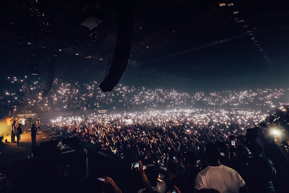 eol_official's tweet photo. 11 countries, 3 weeks, 4 legendary hip-hop acts.  Thanks to all who made the Gods of Rap tour a success. #GodsOfRap #hiphop #delasoul #WuTangclan #PublicEnemyRadio #djpremier 📸 Luke Dyson, Mandy Lights. https://t.co/WniqlZln8m