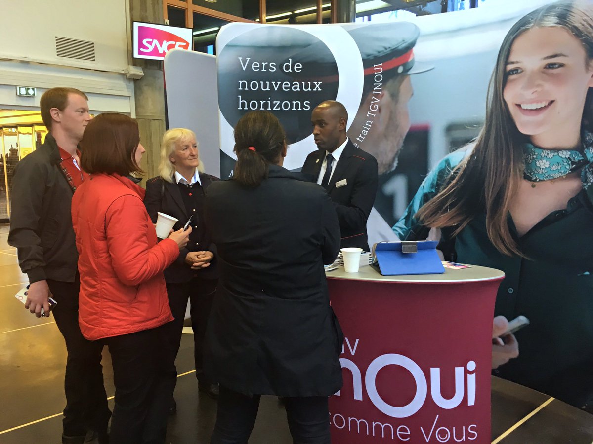 Manon_SNCF's tweet photo. Journée roadshow #TGVINOUI au Mans. Venez découvrir la stratégie In⭕️ui. Bobby vous attend! 😊😉 #TEAMTGVOUEST #BOBBYINVESTIGATION @ChristelPujol @Mhbussonbzh35 @AEGD11 https://t.co/aSbZXnvugK