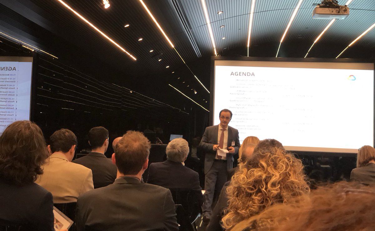 IDCItaly's tweet photo. Da Milano il via a #IntelligentInfrastructures con @googlecloud. Il benvenuto di Giancarlo Vercellino di IDC. Il #cloud come vettore dell’IT modernization e come ecosistema di sviluppo e produzione https://t.co/k430V2HyKX