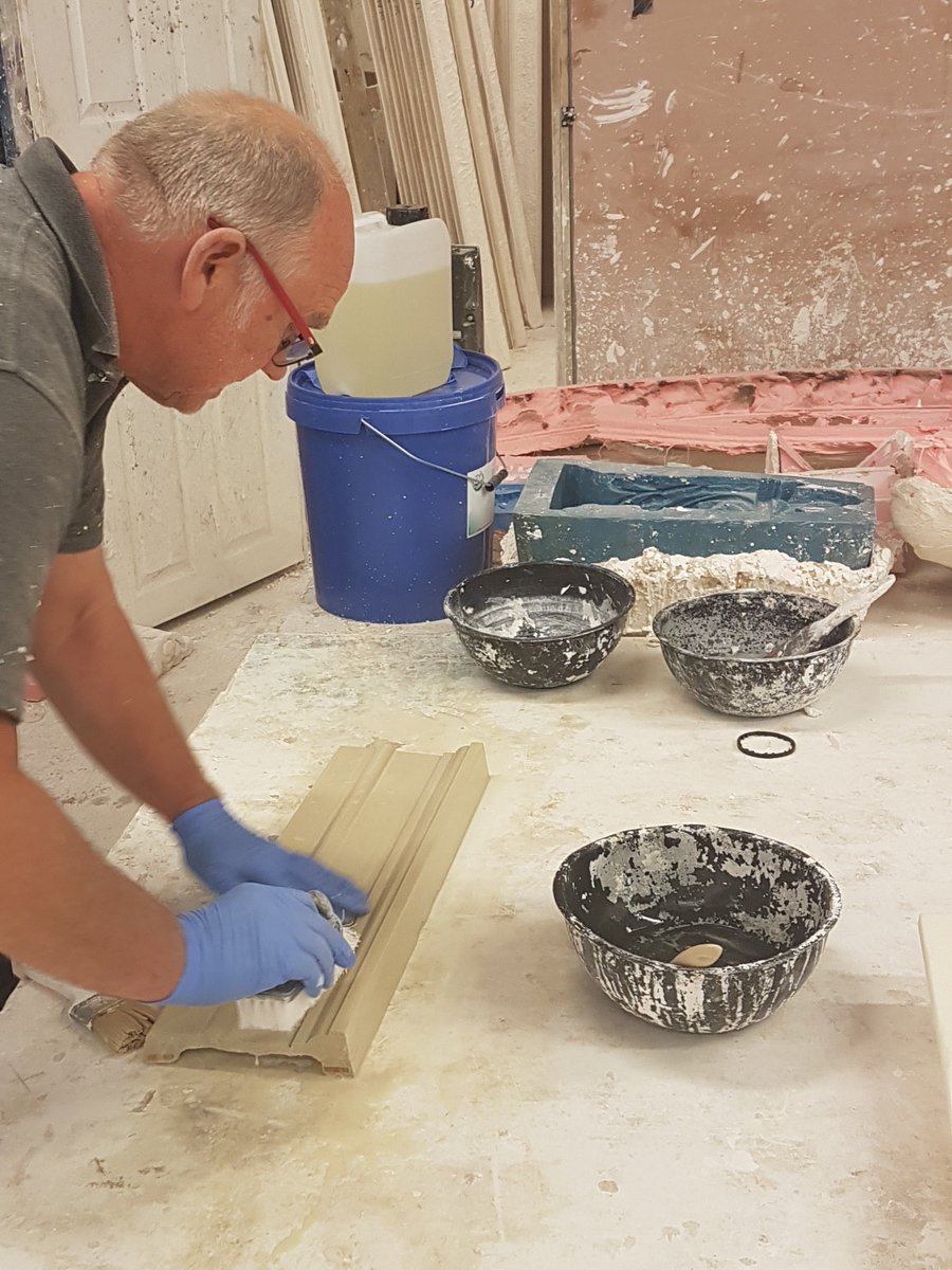 SN15_2DP's tweet image. A few months ago we were down at a great customer of ours in London, demonstrating the finished effect of Jesmonite Acid Etch.

#industrialplasters #provenreliability #onestopshop #fibrousplasteringsupplies #jesmonite #acidetch #londonplastercraft