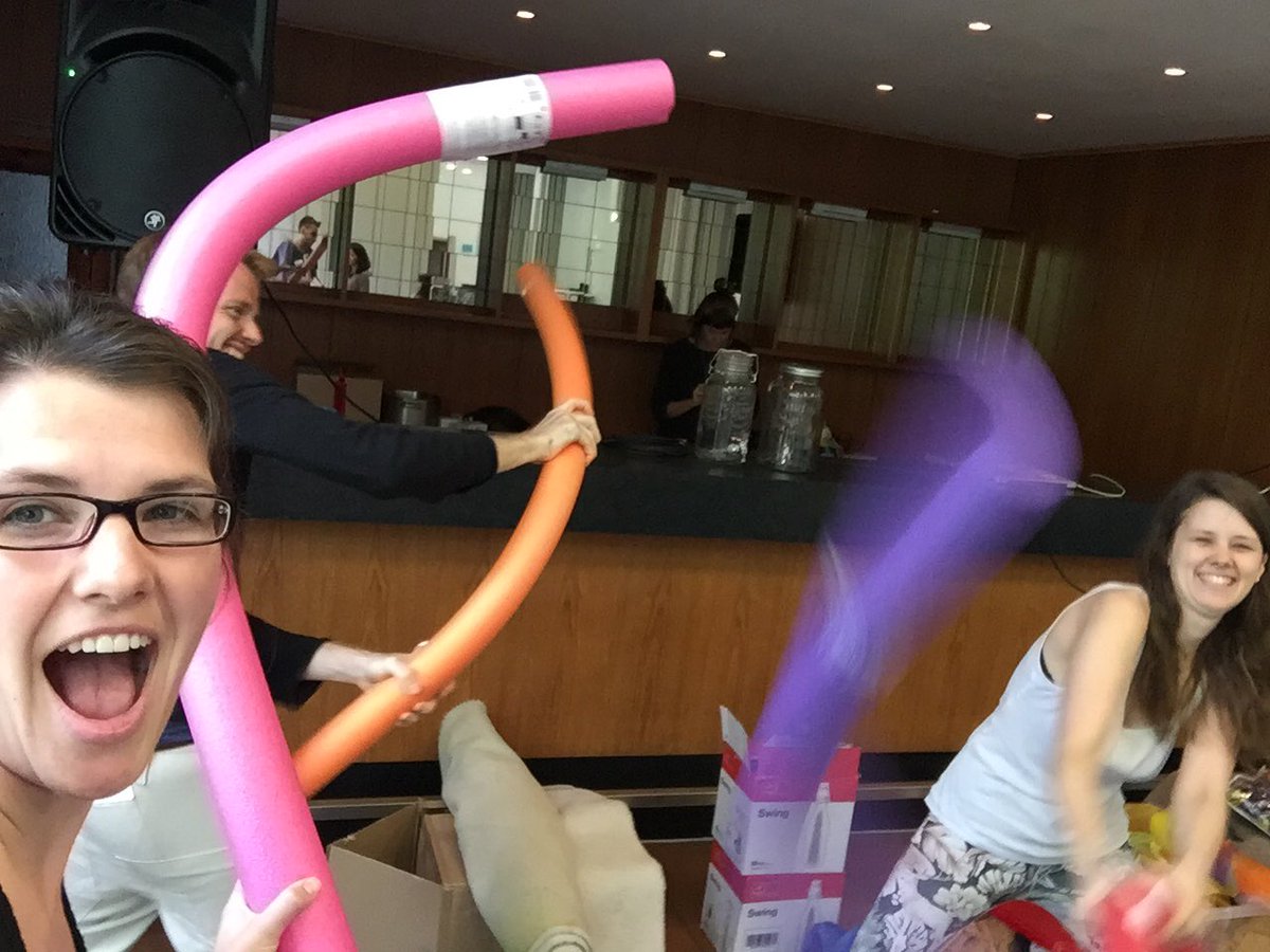AnneKliebisch's tweet photo. Dieses Jahr Festival wird wild!! Diese Praxis haben wir letztes Jahr von @querdenker0906 gelernt. Danke! ❤️ Bis morgen zum Start #newwork 
Mit @jonathanklodt und @CarlaTradt von @leadershiphoch3 https://t.co/JdX1zyKr7Y