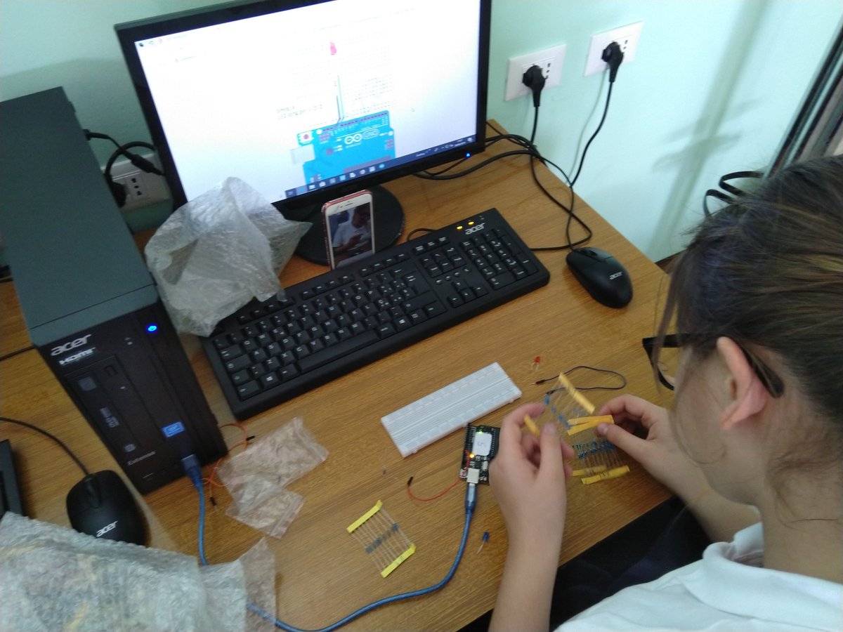 CoderDojoPA's tweet image. Giovani coder crescono...

coderdojopalermo.wordpress.com/2019/05/28/gio…