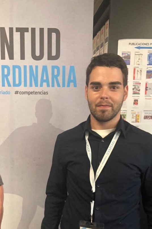 ULL's tweet photo. El estudiante de la ULL Aitor Fernández Cabello, nuevo evaluador del Proyecto Reconoce: https://t.co/aXcc83ycGu #ULL #universidad #LaLaguna #ProyectoReconoce https://t.co/SMvG2pGx4l