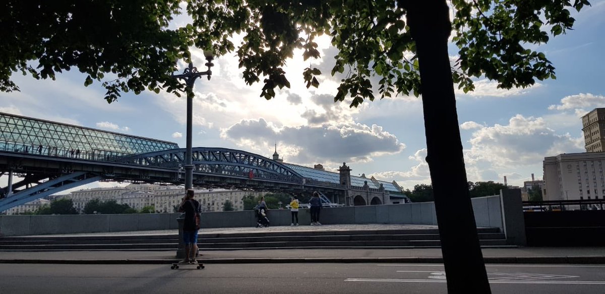 Sone4ka_24's tweet photo. Пока у меня эКзАмЕнЫ, мой друг отдыхает в Москве и кидает мне красивые фоточки 
Ааааа
Зато Трюфели привезёт 😏😎 https://t.co/iGHH3RnvtW