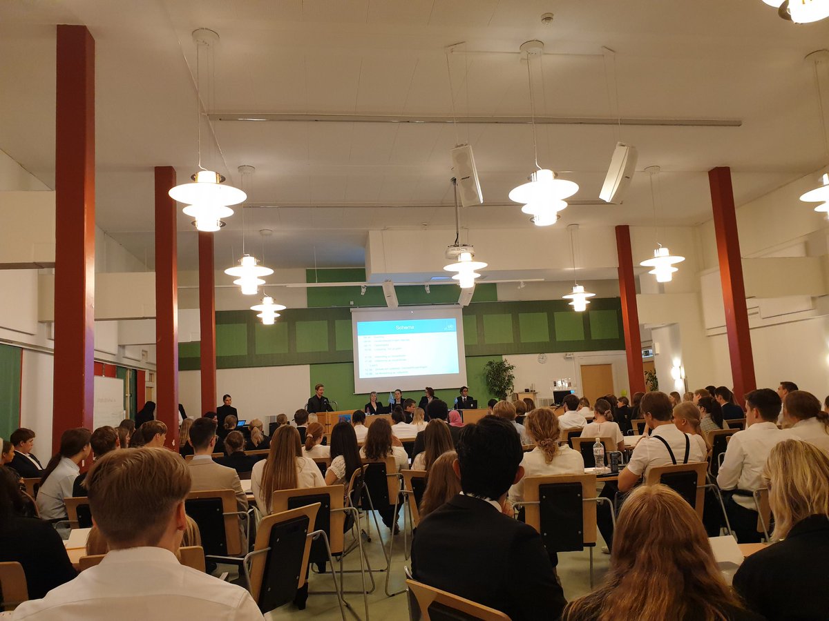 samhallsprogram's tweet photo. Nu diskuteras USA:s resolution om försoning och rättvisa i Myanmar. #FN #Rollspel #SABroman https://t.co/k2pt7Z4k98