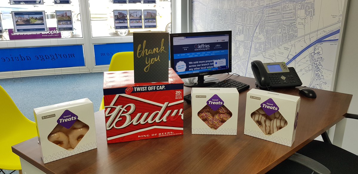 JeffriesDibbens's tweet photo. Our Drayton office know how to do #TREATTUESDAY! These sweet treats were brought in buy a very generous buyer! Just what we need to sort our #bankholidayblues!
#Thanksforsayingthanks #JeffriesDrayton #TheJeffriesGroup #TuesdayTreats #back
#TuesdayMotivation https://t.co/dN3UoEQkRN