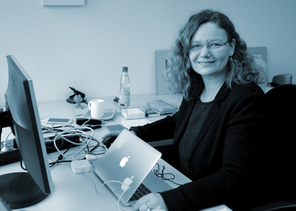 ZeMKI (@zemki_bremen) on Twitter photo Neue Veröffentlichung von @Averlietz, <a href="/SarahCordonnier/">Sarah Cordonnier</a> (Lyon), Fabien Bonnet und Carsten Wilhelm (beide Mulhouse) in der "Publizistik" zum Status Quo der Kommunikationswissenschaft in Frankreich und (fehlenden) deutsch-französischen Forschungsmilieus:
link.springer.com/article/10.100… Neue Veröffentlichung von @Averlietz, <a href="/SarahCordonnier/">Sarah Cordonnier</a> (Lyon), Fabien Bonnet und Carsten Wilhelm (beide Mulhouse) in der "Publizistik" zum Status Quo der Kommunikationswissenschaft in Frankreich und (fehlenden) deutsch-französischen Forschungsmilieus:
link.springer.com/article/10.100…