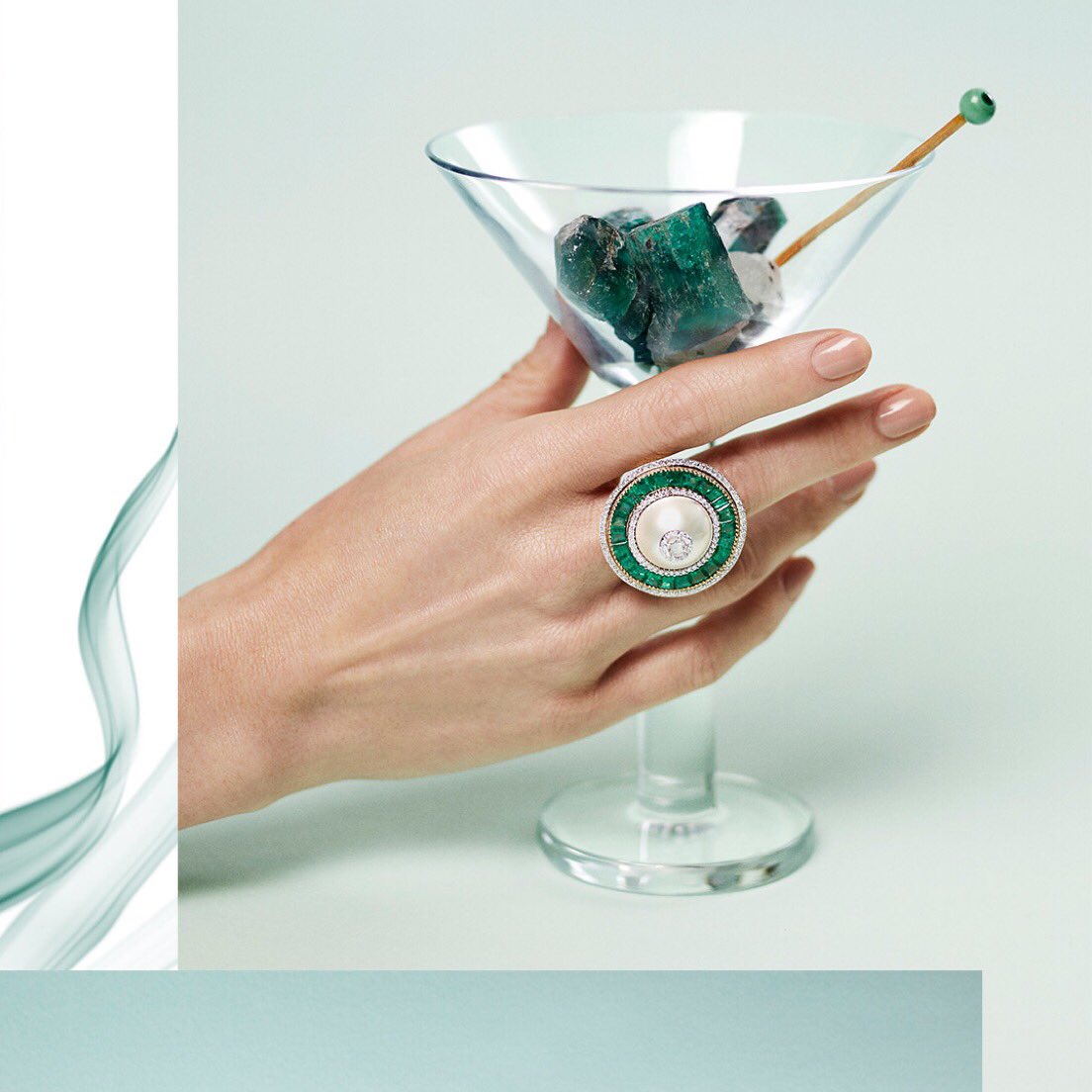 GemfieldsLtd's tweet photo. #HappyEmeraldMonth! Making a toast to May 🙌🏼
.
💚#FeaturedAbove: One of @binagoenkaofficial’s statement cocktail rings, featuring Gemfields Zambian emeralds of course.
.
💚#EmeraldFact: In emeralds, expect to see inclusions also known as internal “jardin,” or garden. https://t.co/dtYFqswdTw