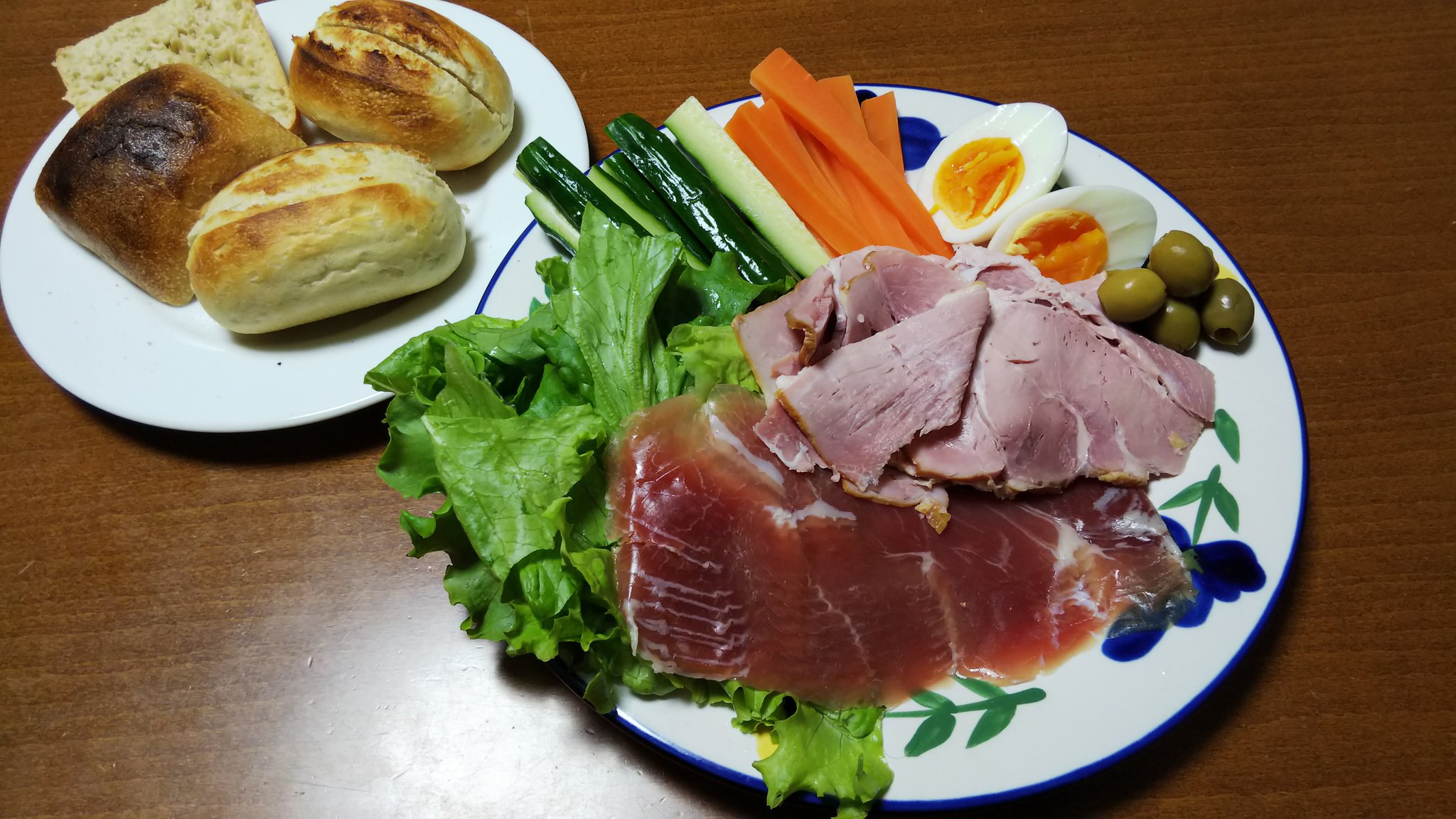 Twitter 上的 ビビ 夕ご飯なに作っていいかわからない病が発症したので子供と二人だしとハムを買ってネットで見たドイツ式のカルテスエッセン 冷たい 食事 にした 今ぐらい暑かったら体が冷えることもなさそうだしたまにはいいよね T Co N0vyigwlbv Twitter