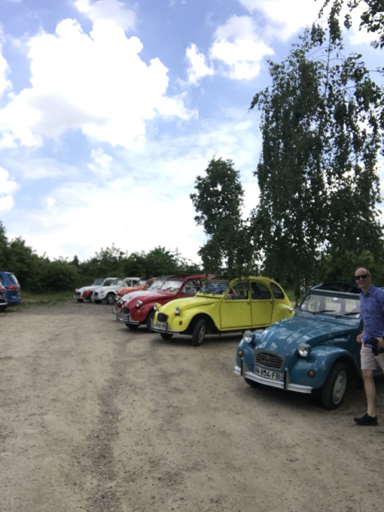 Showcase tweet media