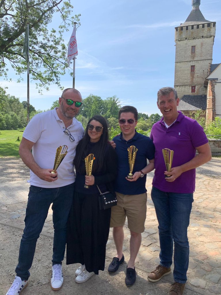 Showcase tweet media