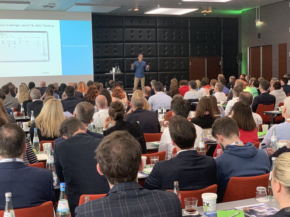 Super praktisch orientierter Vortrag zu agiler Vorgehensweise bei der permanenten Verbesserung von #CX von Matheo Vonday von @auxmoney auf dem #cxforum2019 - sehr cool!