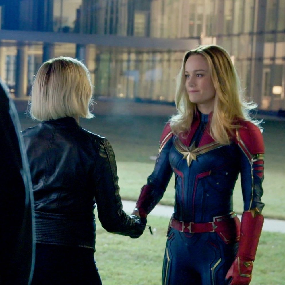 mcugls's tweet photo. carol danvers                        carol danvers
with women:                             with men: https://t.co/2BR64qDFqS