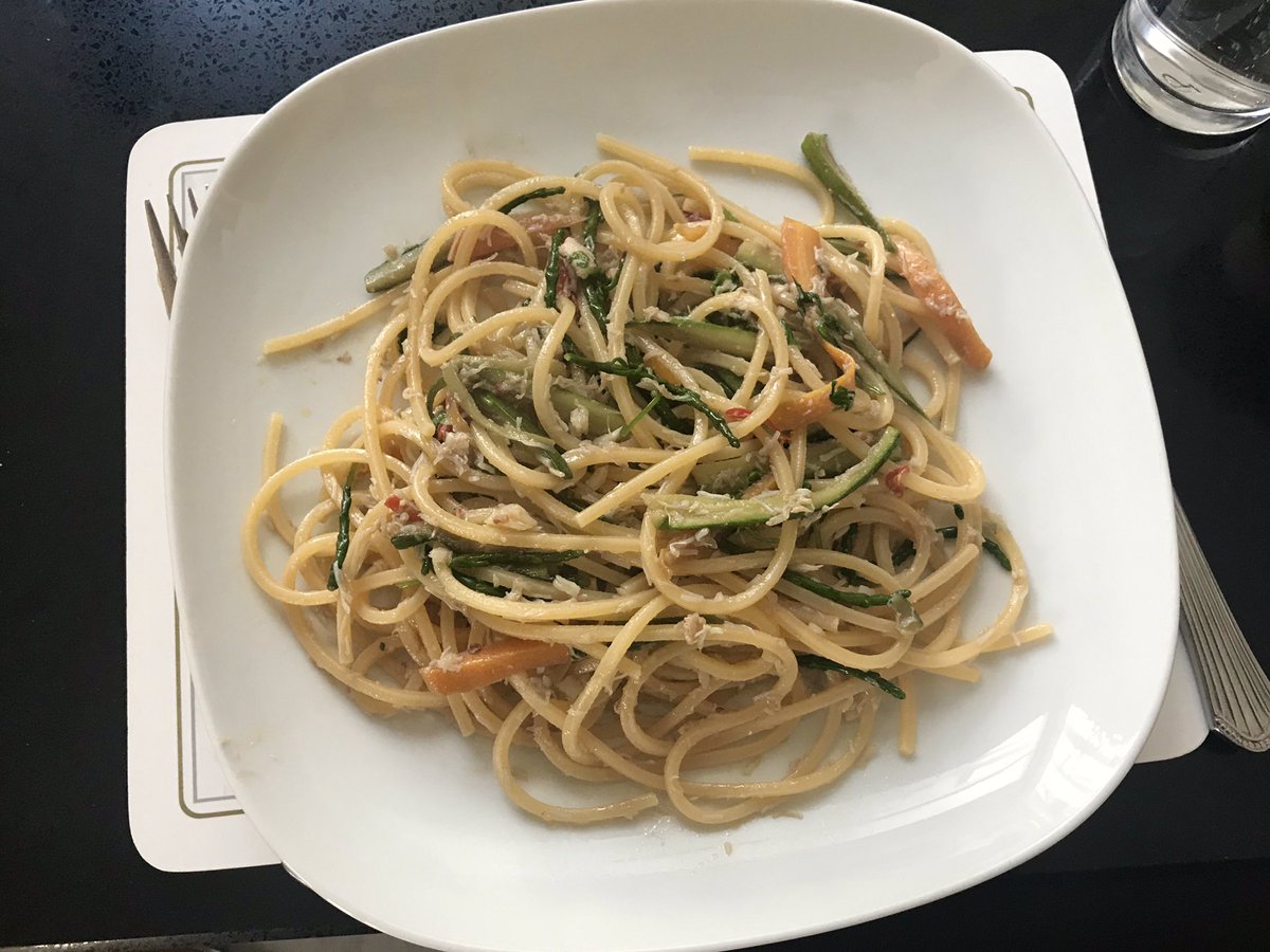 AntonMuscatelli's tweet photo. Weekend cooking - spaghetti alla chitarra with Orkney crab, baby courgettes and carrots with a hint of chilli 🌶 and lemon 🍋 https://t.co/lxDKsDvzUs