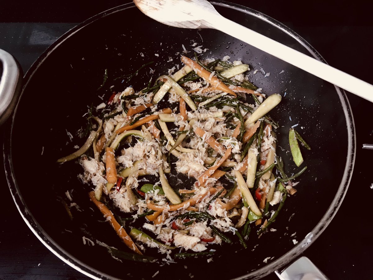 AntonMuscatelli's tweet photo. Weekend cooking - spaghetti alla chitarra with Orkney crab, baby courgettes and carrots with a hint of chilli 🌶 and lemon 🍋 https://t.co/lxDKsDvzUs