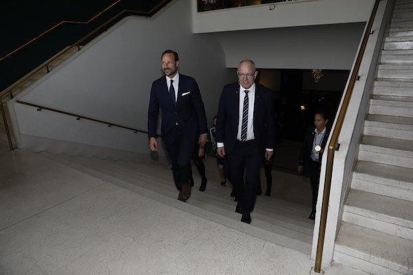 HKH Kronprins Haakon ankommer #innovasjonstalen. Da er vi i gang! Følg streamen her innovasjonnorge.no/innovasjonstal…