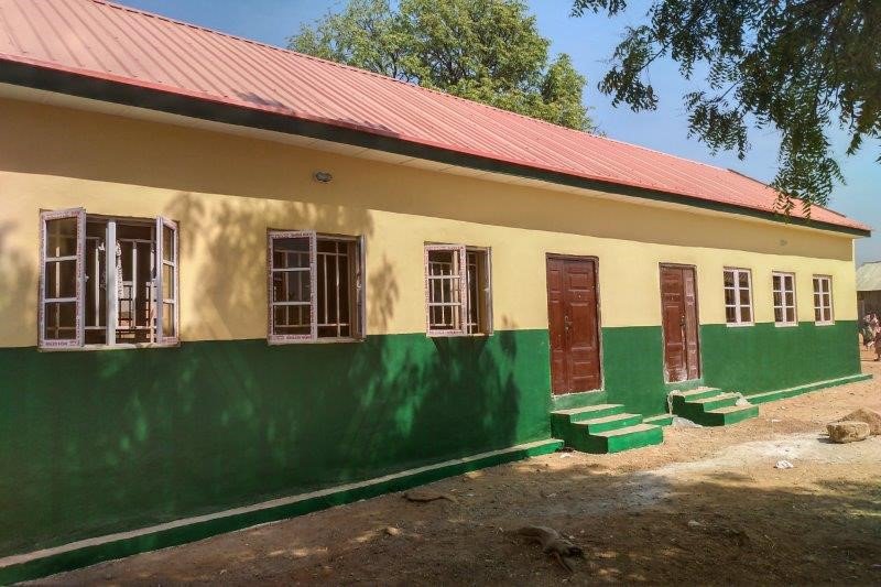 UNDPNigeria's tweet photo. Together with @USAIDNigeria , we have renovated/rebuilt 10 schools across @BornoGovt , @GovtYobeState and @AdamawaGov  under our "Safer Schools" project which will improve access to education for conflict-affected pupils in those communities.
#EarlyRecovery #Stabilization https://t.co/dq4ZmhV0qf