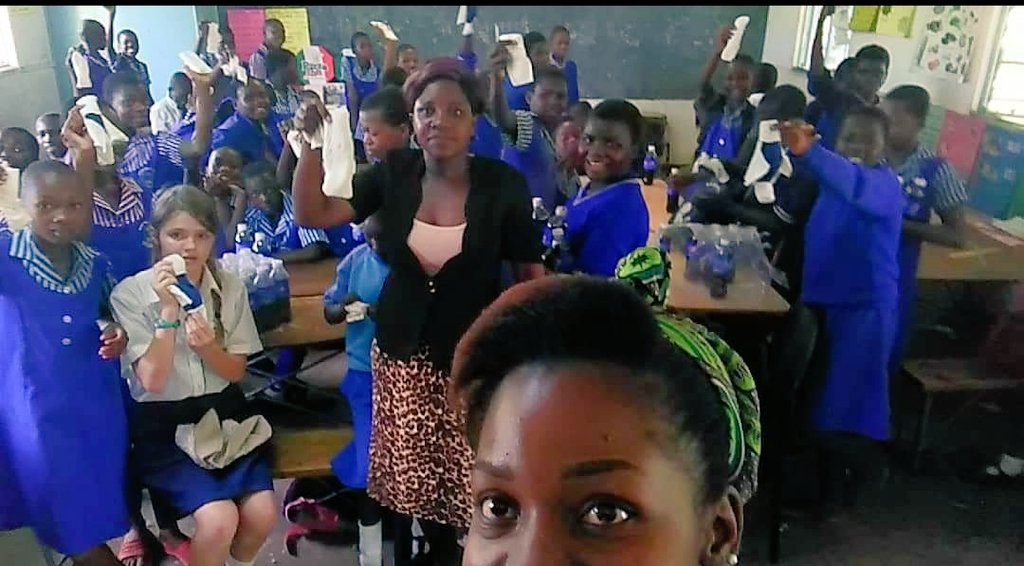 EMugehu's tweet photo. Menstrual Hygiene commemorative💃💃🚺 ! Proud to be part of Vheneka/Khanyisa, a Non-profit that provides sustainable and affordable sanitary wear access to disadvantaged girls in Zimbabwe! #light4women #techwomen18 https://t.co/xqSyedhmLL