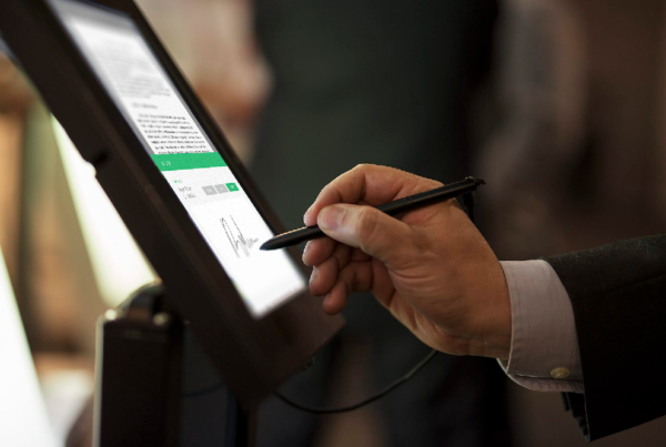 ComputerworldES's tweet photo. #send2sign la solución definitiva para la gestión de los procesos de #Firmaelectrónica que protege tu identidad #digital y además al #medioambiente. @QualitaSpain https://t.co/vIkfbRiEyq https://t.co/H7M0yxCI5L