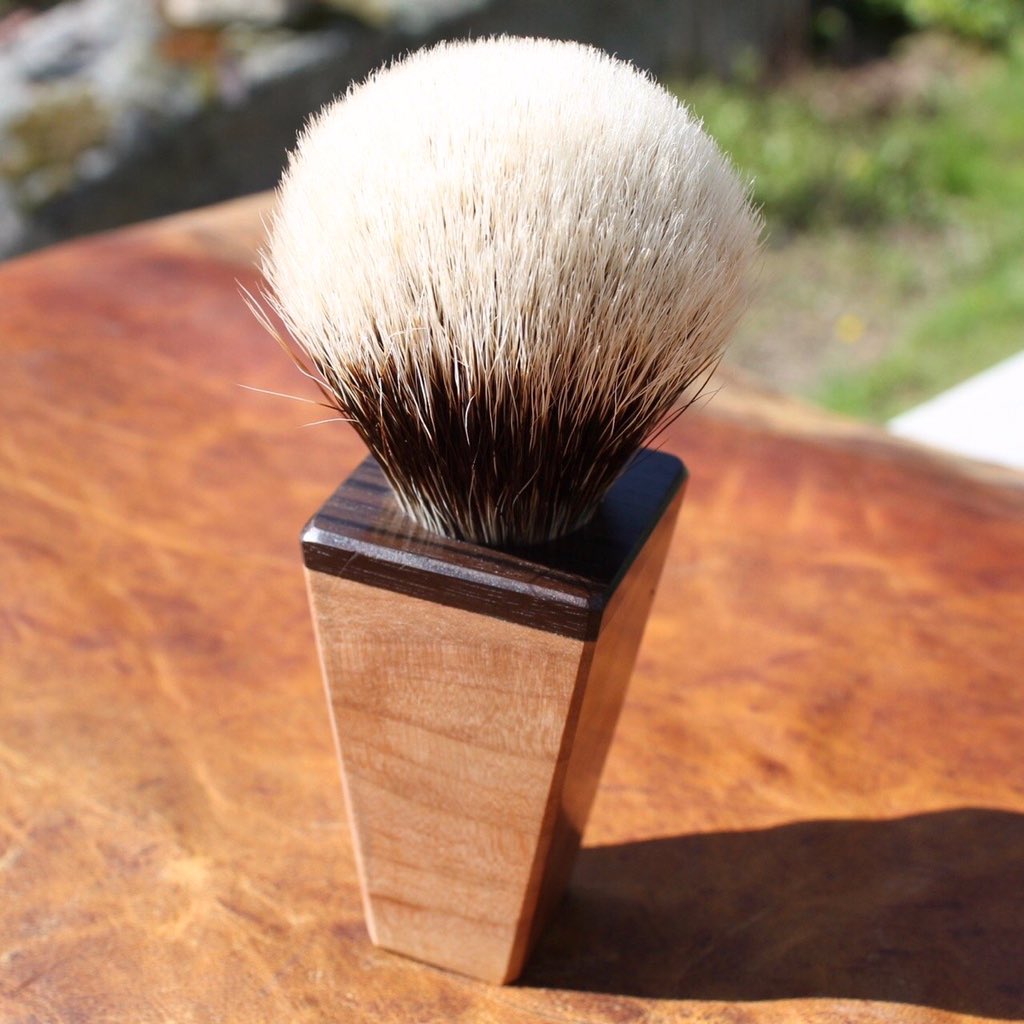 GriffithShaving's tweet photo. Behold! One of the newest additions to our Artist Series shaving brushes hand made by us in our shop. Brush #33 is made of apple wood and Macassar ebony.
#shavingbrush #applewood #wetshaving #badgerbrush #rhodymade #fathersdaygifts #madeinnewengland https://t.co/THEDqadTpc https://t.co/o9UDOJlpsH