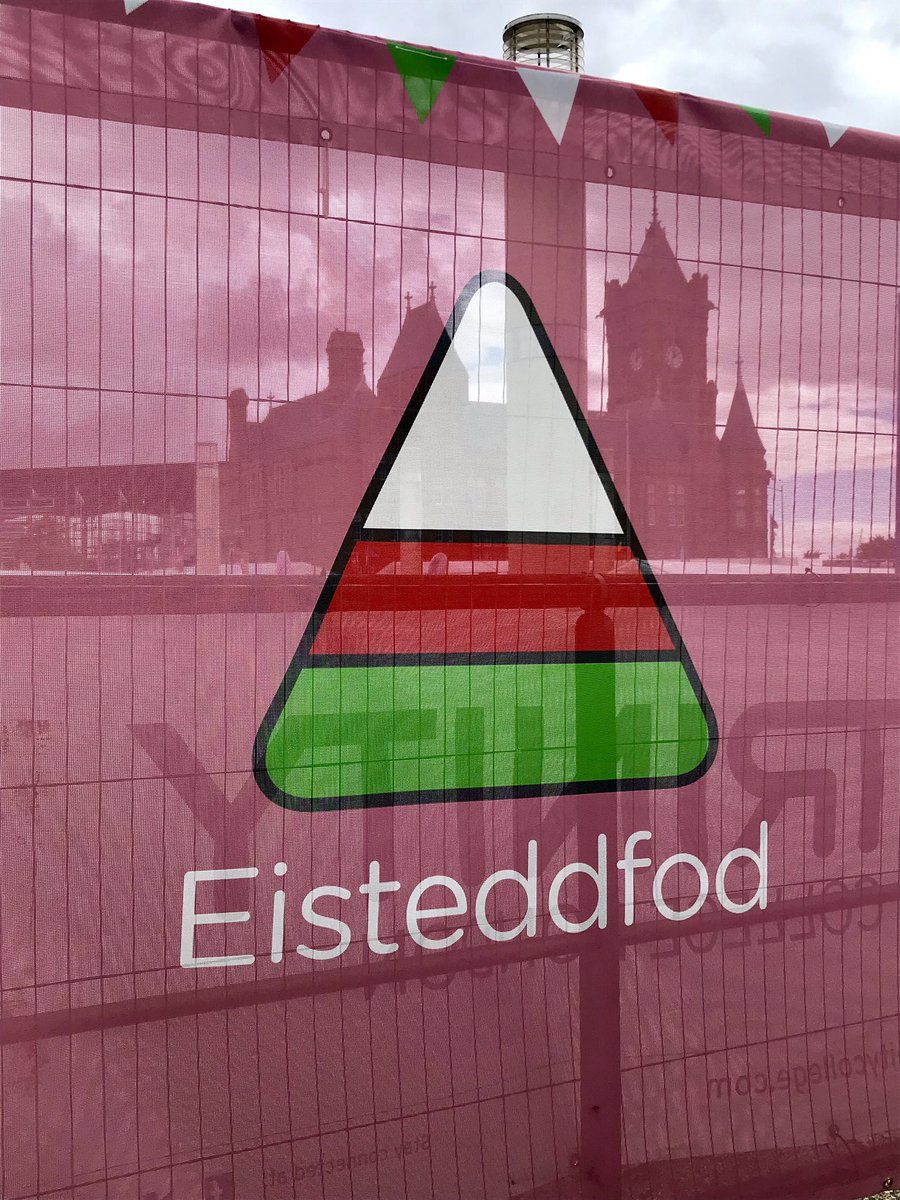 lowri_bowen's tweet photo. Eisteddfod da’r plantos. #arymaes https://t.co/icR3NEBz8Y