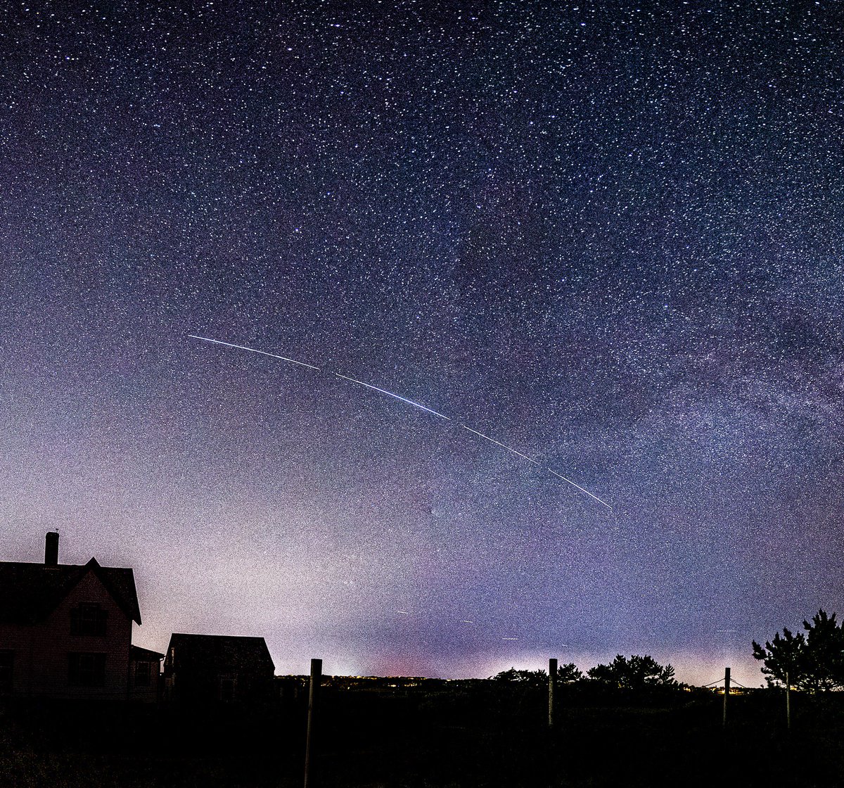 cahall_obs's tweet photo. I was on the cape doing some photography on Fri. and saw this by accident at around 11pm.  I thought a major satellite had burned up on re-entry.  I tried a couple of photos, but all I got was two 8 sec exposures so it just looks like a shooting star

https://t.co/fM0WjHie2w https://t.co/x6fftQNvVo