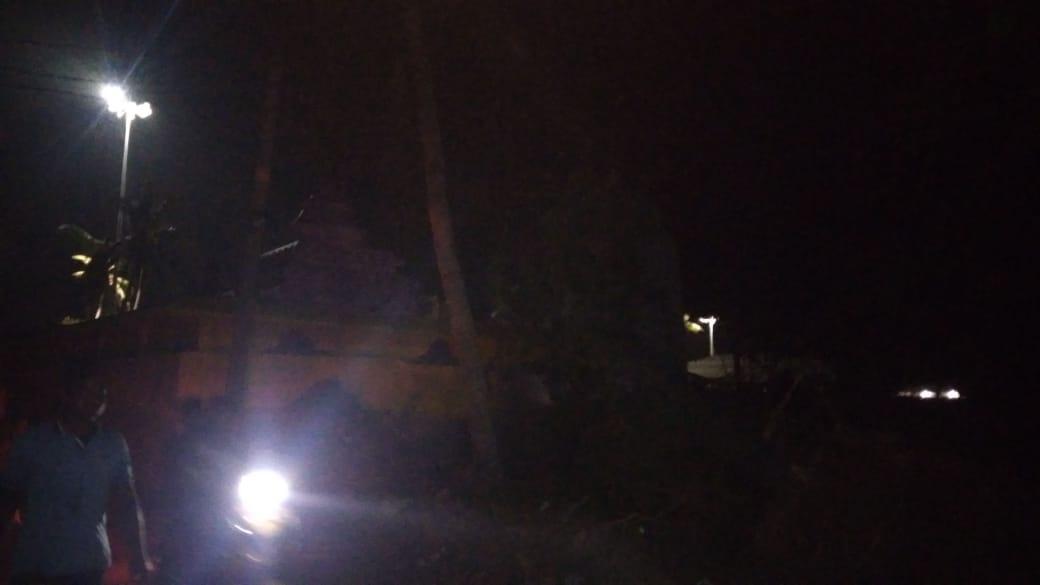 FEDCO_ENERGY's tweet photo. Humid Days & Dark Nights; 24*7 we are working on multiple sites... #CycloneFani Restoration work in rural Puri. #RebuildOdisha @CMO_Odisha @Puri_Official @SRC_Odisha @balwantskalewa7 https://t.co/NesKI1fQJf