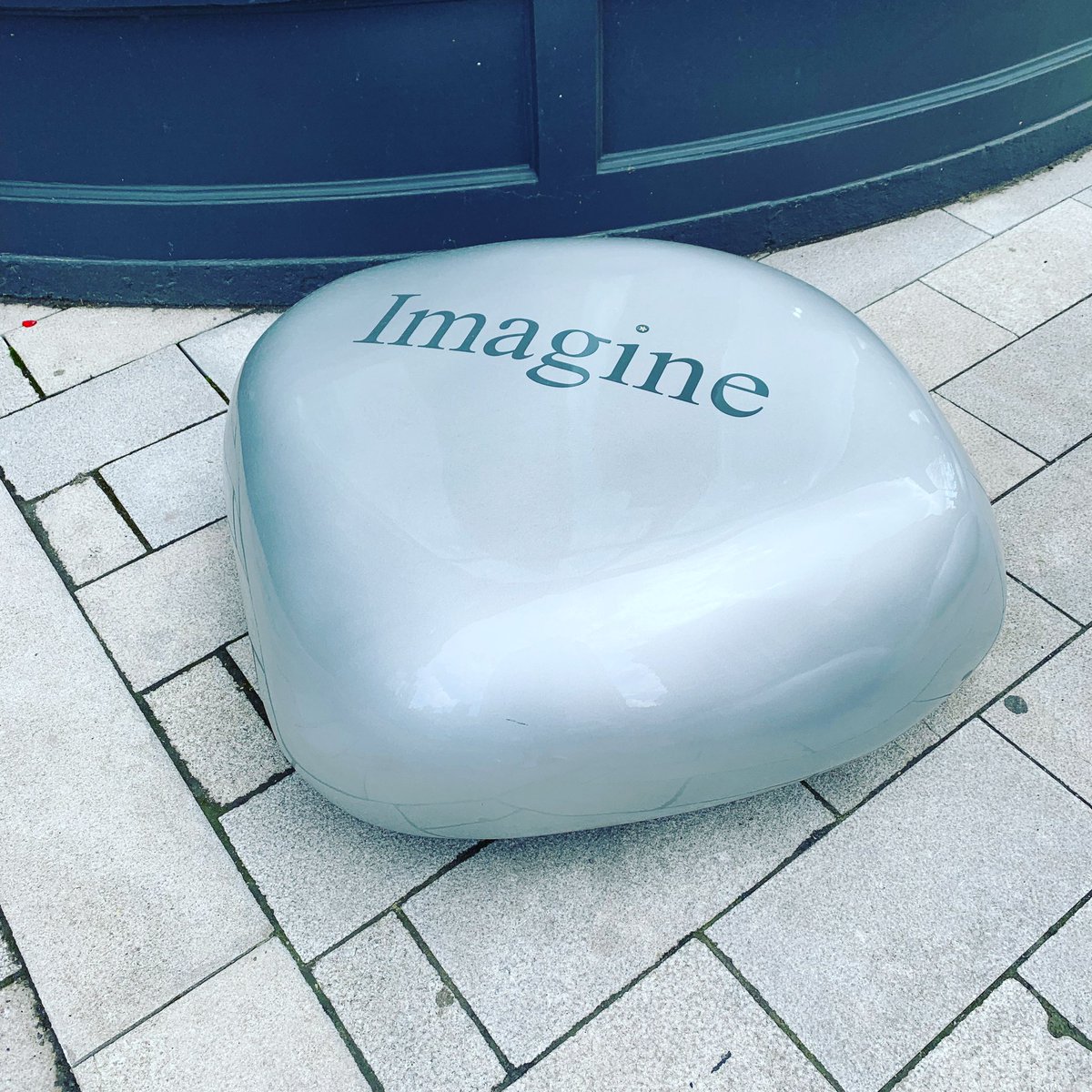 justinloeber tweet media