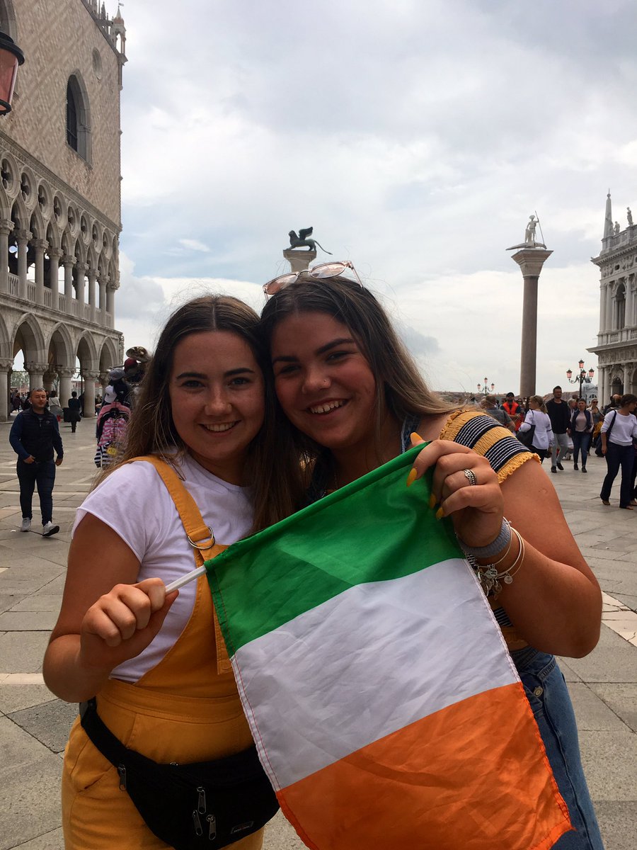 StAlsCarrig's tweet photo. Day 2 - we’ve arrived in Venice! #stalsgirls #venice #TYtour https://t.co/WkLgHXJ184
